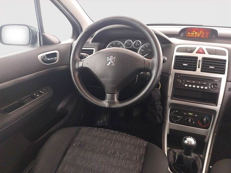 Peugeot 307 (2005) 1.6 16V, nová STK, zamluveno - fotka 7 z 17