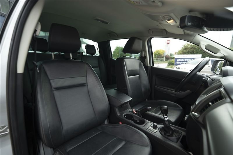Ford Ranger 2,0 EcoBlue 4WD DOUBLE CAB ČR - fotka 12 z 37