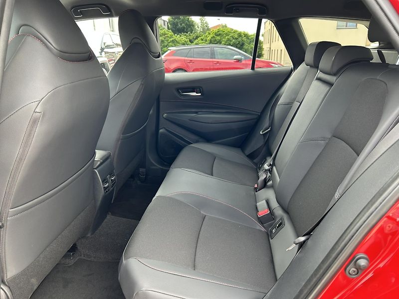 Toyota Corolla (2026) TS 1.8 HEV GR SPORT  - fotka 8 z 14