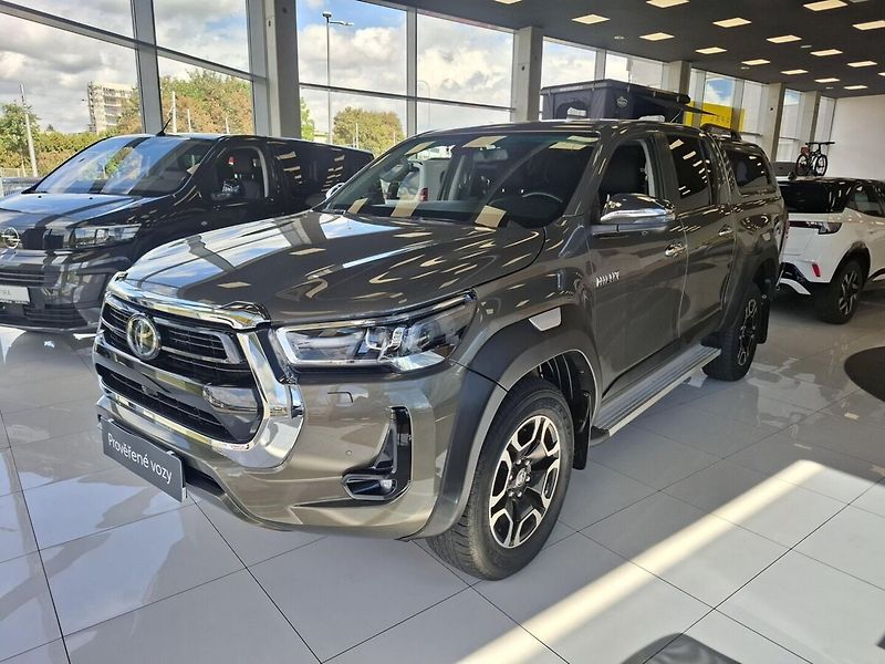 Toyota Hilux 2.8D-4D 150KW EXecutive AT 202 - fotka 1 z 14