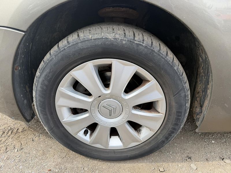 Citroën C4 Picasso 1.8i 16V - fotka 21 z 23