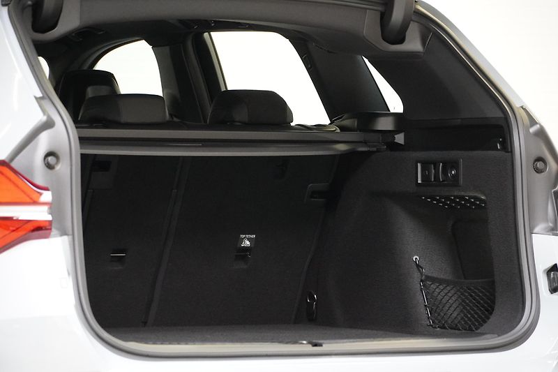 BMW X3 Xdrive20d,M-paket,ČR,HUD,Tažné - fotka 9 z 37