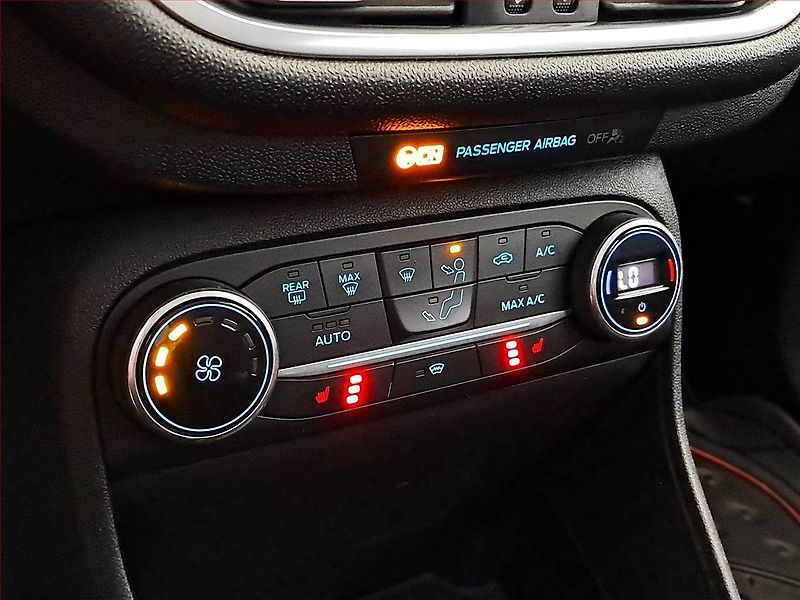 Ford Fiesta (2018) 1.1, Tempomat, Park. senzory - fotka 16 z 17