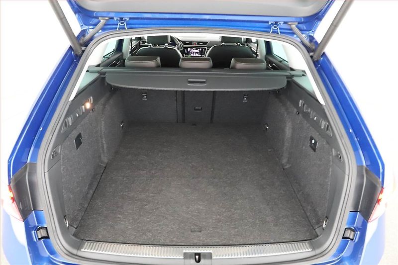 Škoda Superb (2020) Laurin&Klement iV 1.4 TSI PHEV - fotka 11 z 20