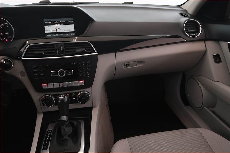 Mercedes-Benz Třídy C (2013) C 200 CDI, Automat, Serv.kniha - fotka 8 z 17