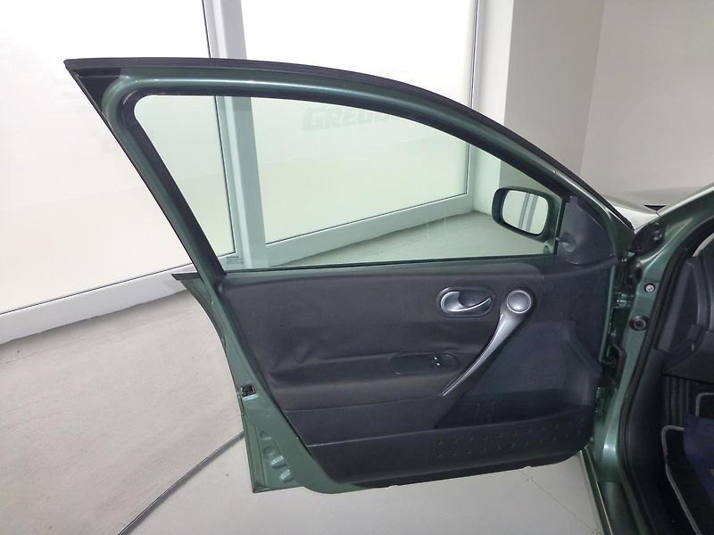 Renault Mégane (2004) 1,6-83KW*KLIMATIZACE** - fotka 5 z 19