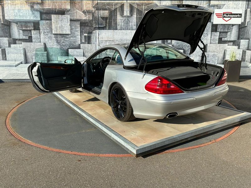 Mercedes-Benz SL (2002) 5.0 V8, 225KW - fotka 9 z 31