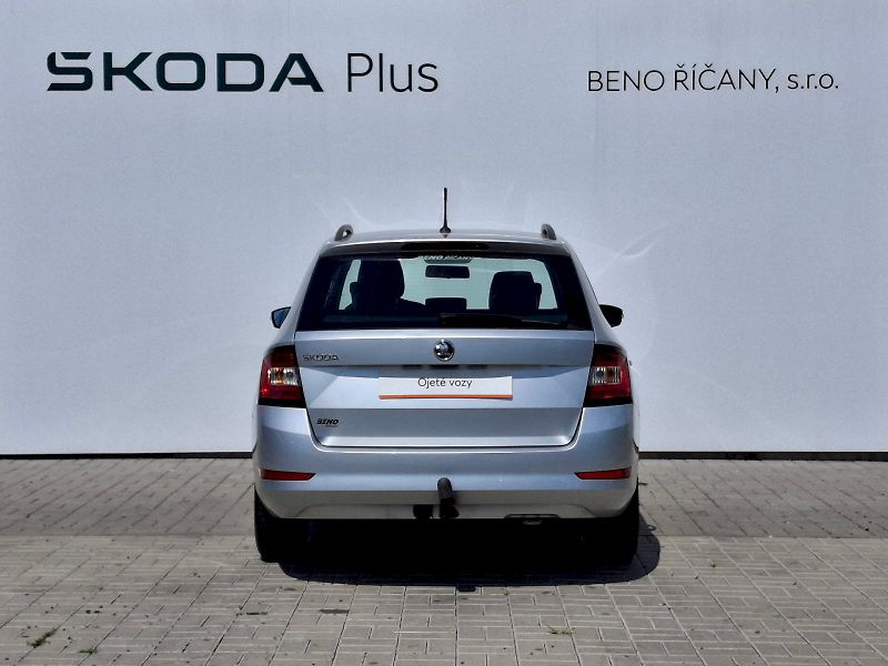 Škoda Fabia (2018) Combi Ambition 1,0TSi 70kW - fotka 13 z 29