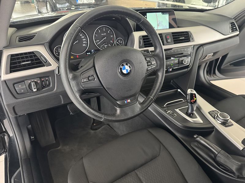 BMW Řada 3 320d 140kW*AUT*LED*Nav*El.Kufr - fotka 9 z 33