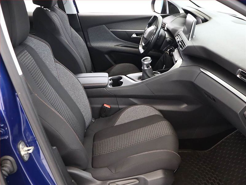 Peugeot 3008 (2020) 1.5 BlueHDi, ČR,1.maj - fotka 7 z 15
