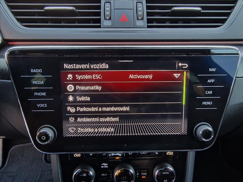 Škoda Superb 2.0TDI 147kW 4x4 DSG Sportline - fotka 30 z 50