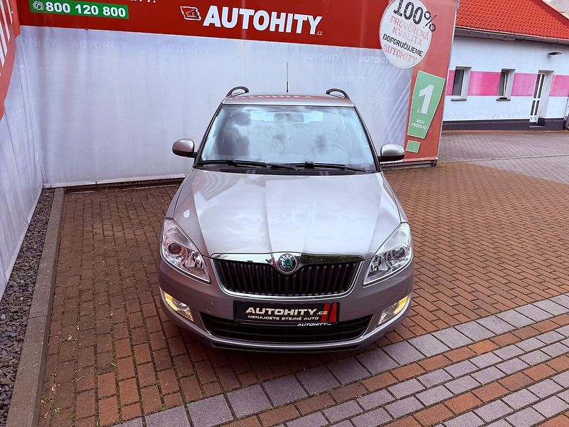 Škoda Fabia 1.2 TSi Elegance, Serviska - fotka 2 z 24