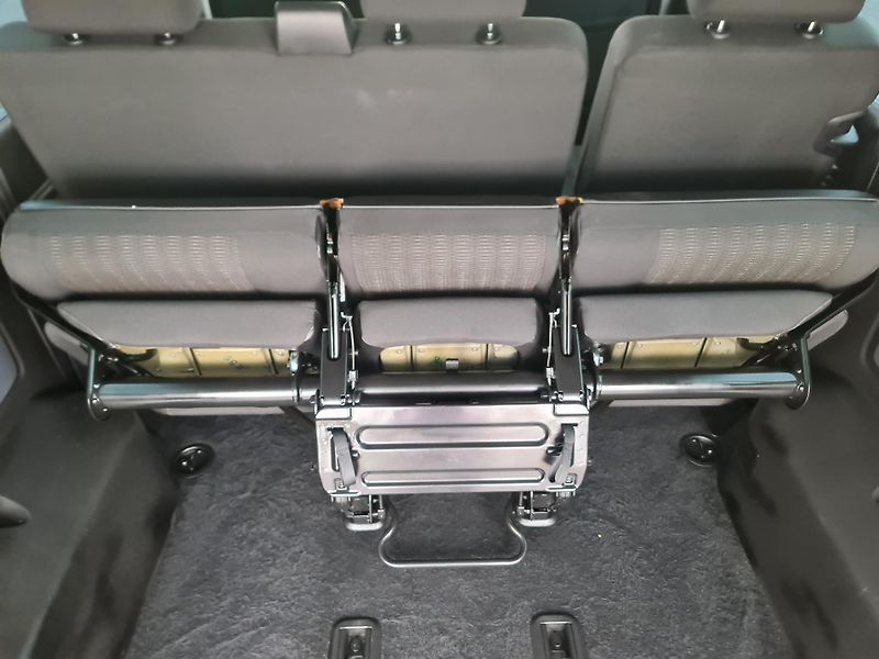 Volkswagen Transporter (2016)  CARAVELLE T6 2.0 TDi OLOMOUC - fotka 50 z 86