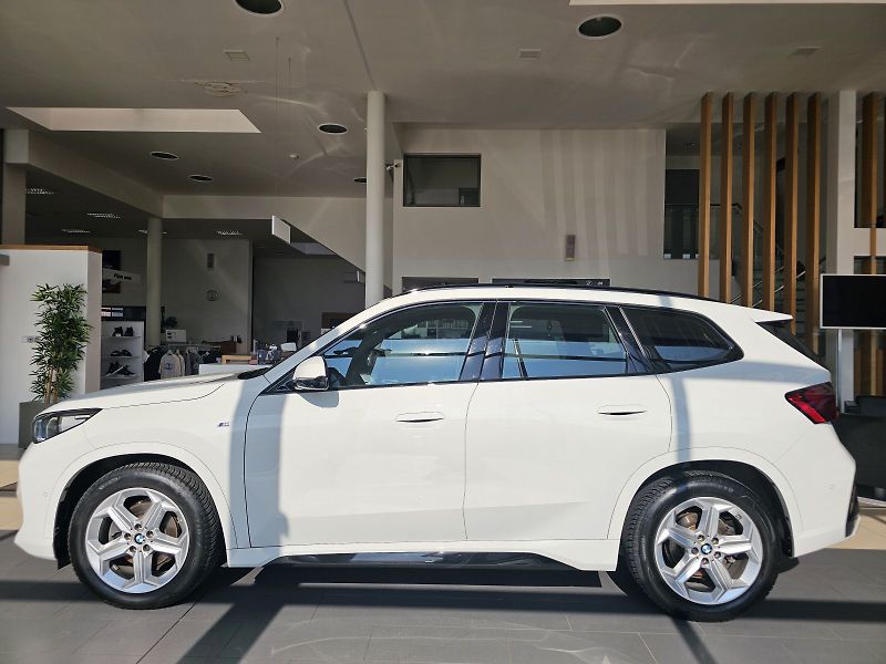 BMW X1 xDrive20d M Sport - fotka 3 z 27
