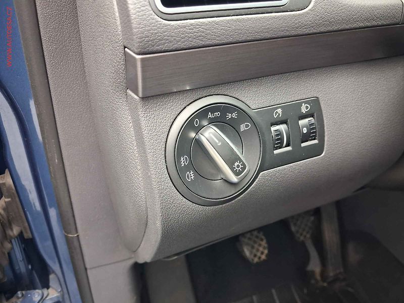 Volkswagen Touran (2015) 2.0TDi, Klima - fotka 15 z 17