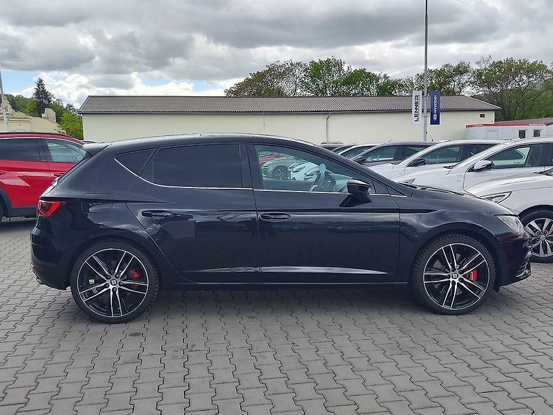 Seat Leon 2.0 TSi/221kW Cupra DSG - fotka 4 z 30