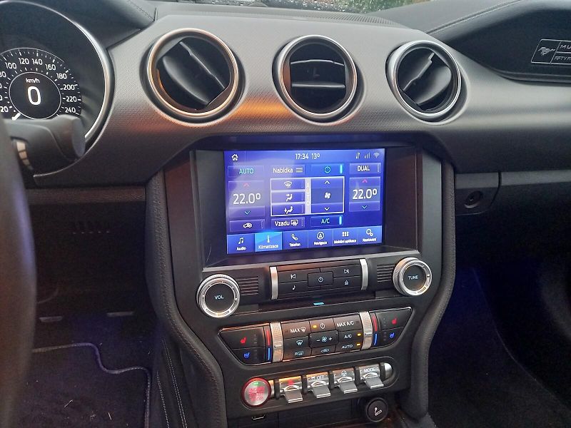 Ford Mustang (2021) 5.0 /310kW - fotka 5 z 5