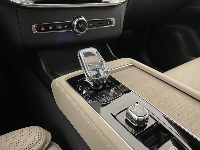 Volvo XC90 (2026) T8 AWD Plug-in BRIGHT PLUS 7m - fotka 37 z 71