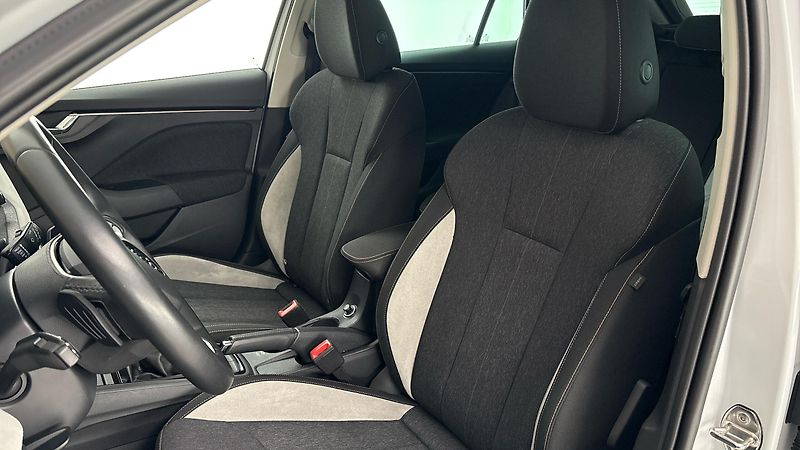 Škoda Scala 1.0 TSI DSG Top Selection - fotka 15 z 26