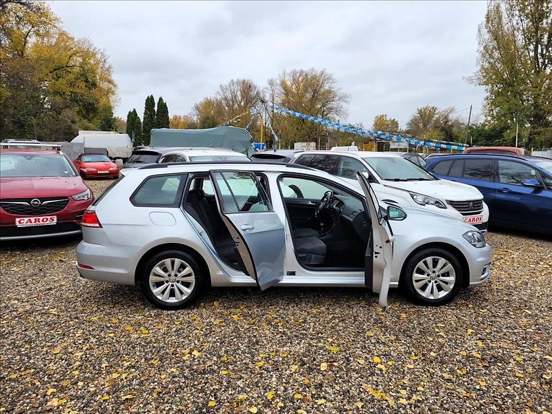 Volkswagen Golf 1,0 TSI,navi,digiklima,acc,alu - fotka 16 z 49