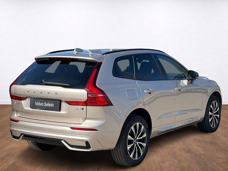Volvo XC60 PLUS DARK B5, FULL LED - fotka 5 z 24