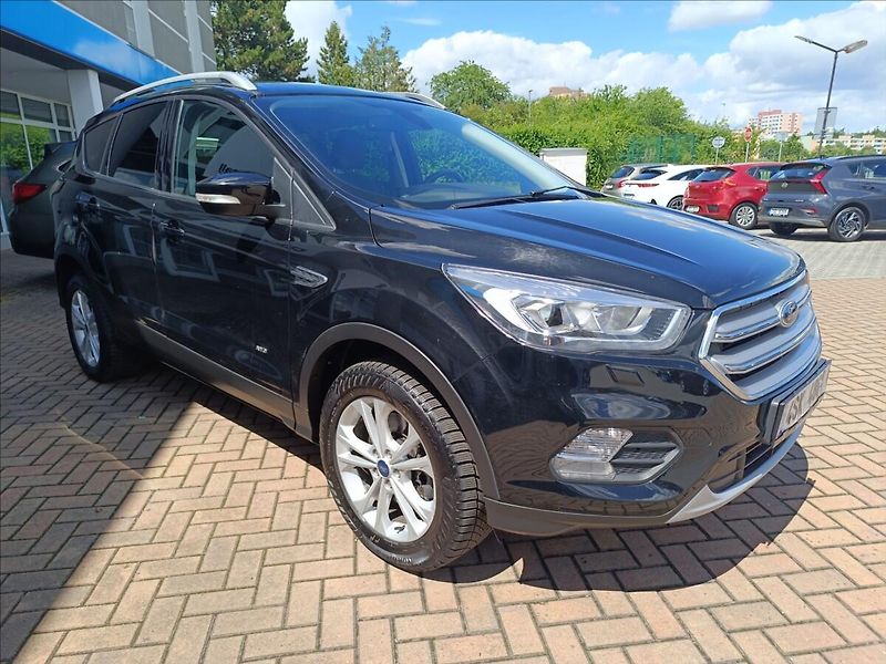 Ford Kuga 2,0 TDCi 4x4 AT Titanium - fotka 4 z 21