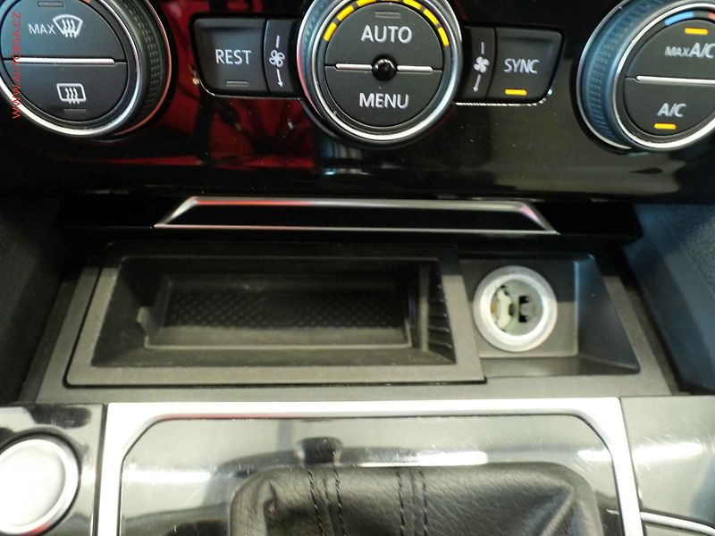 Volkswagen Passat (2019) 2.0TDI, ČR, DSG, LED, ACC - fotka 20 z 23