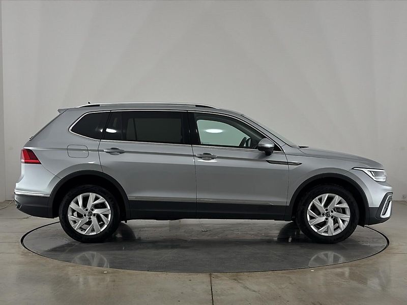 Volkswagen Tiguan Life DSG - fotka 16 z 30
