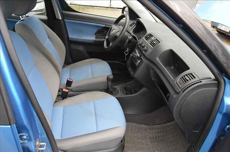 Škoda Roomster (2007) 1,2 HTP - fotka 16 z 19