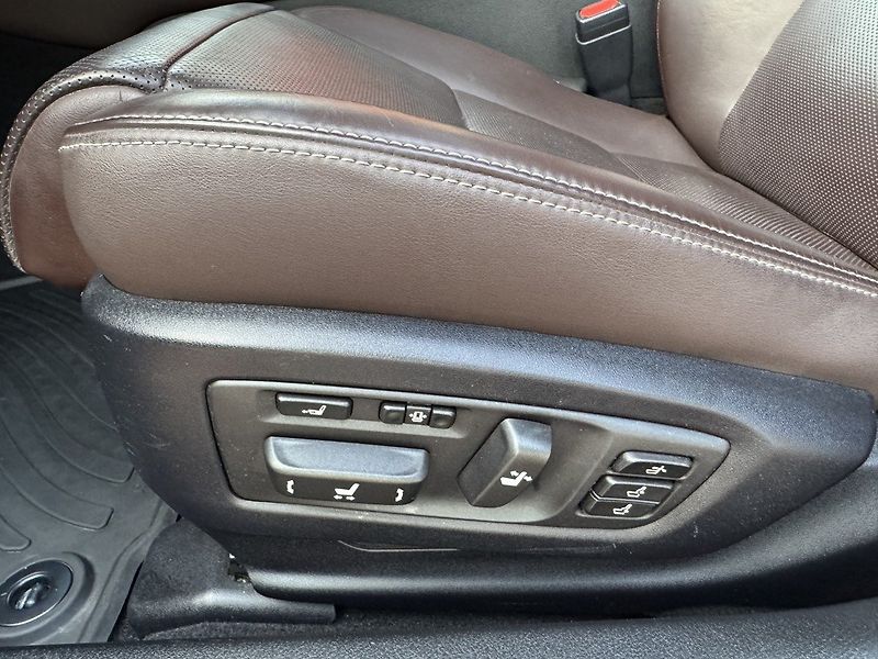 Lexus GS 450h (2018) 3.5i Hybrid LED Navi Kamera - fotka 32 z 49