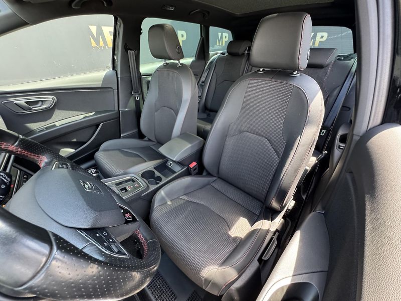 Seat Leon (2018) 1.5TSi MAN FR Virtual PANO RZV - fotka 16 z 52