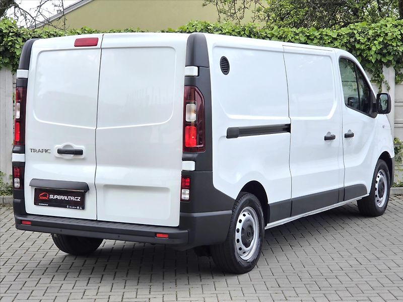 Renault Trafic 2,0 dCi 107kW A/T L2H1 Cool 1. - fotka 6 z 16