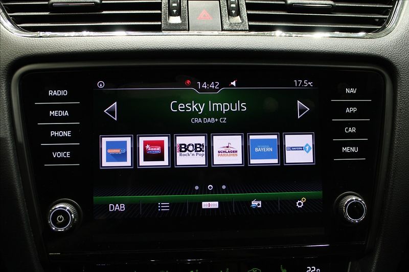 Škoda Octavia 2,0 TSI RS 1.majitel - fotka 23 z 30