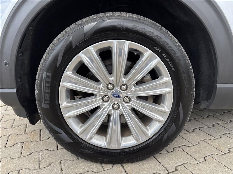 Ford Explorer 3,0 V6 PHEV Platinum AWD 7Míst - fotka 10 z 65