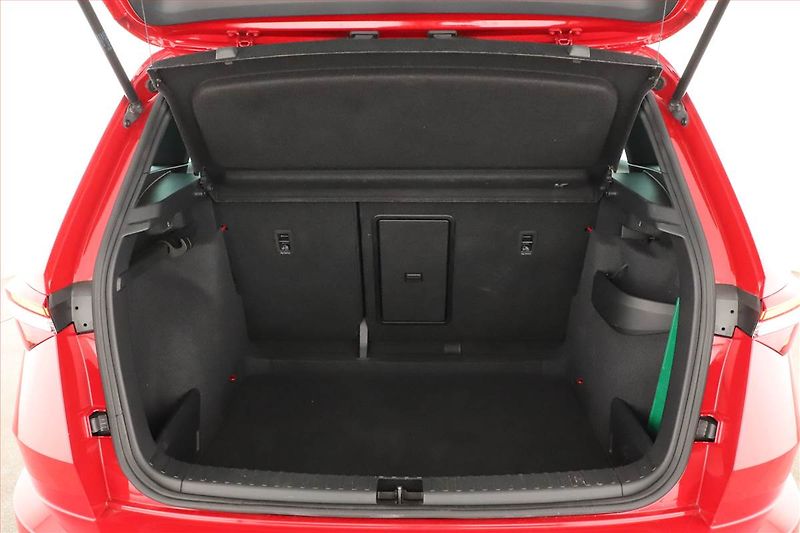 Škoda Karoq (2023) Sportline 1.5 TSI - fotka 11 z 21
