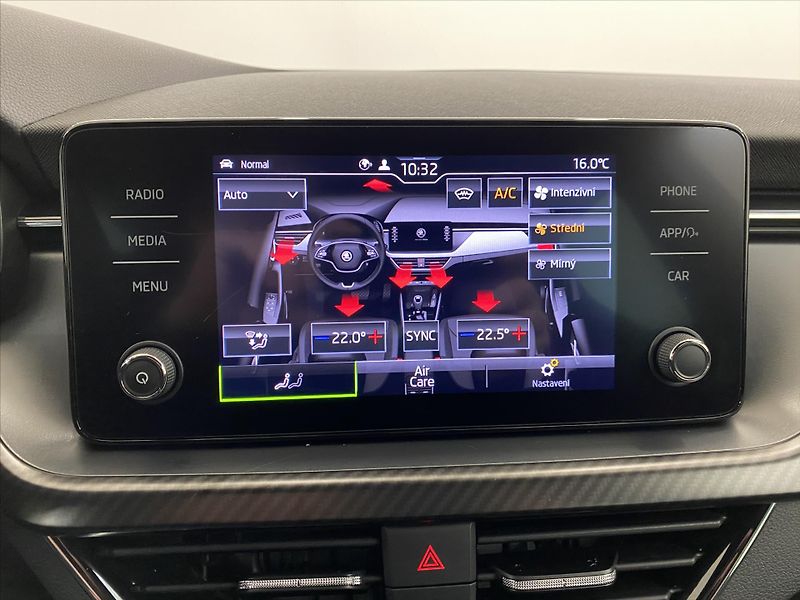 Škoda Scala 1,5 TSI 110kW Monte Carlo - fotka 15 z 29