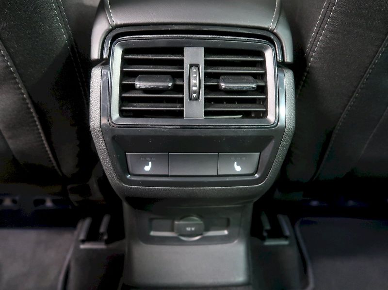 Škoda Karoq (2026) SPORTLINE 2.0TSI 140KW DSG - fotka 39 z 42