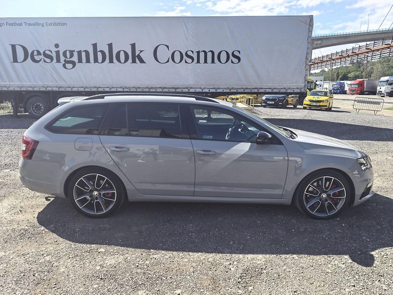 Škoda Octavia (2019) RS 2.0 - fotka 9 z 19