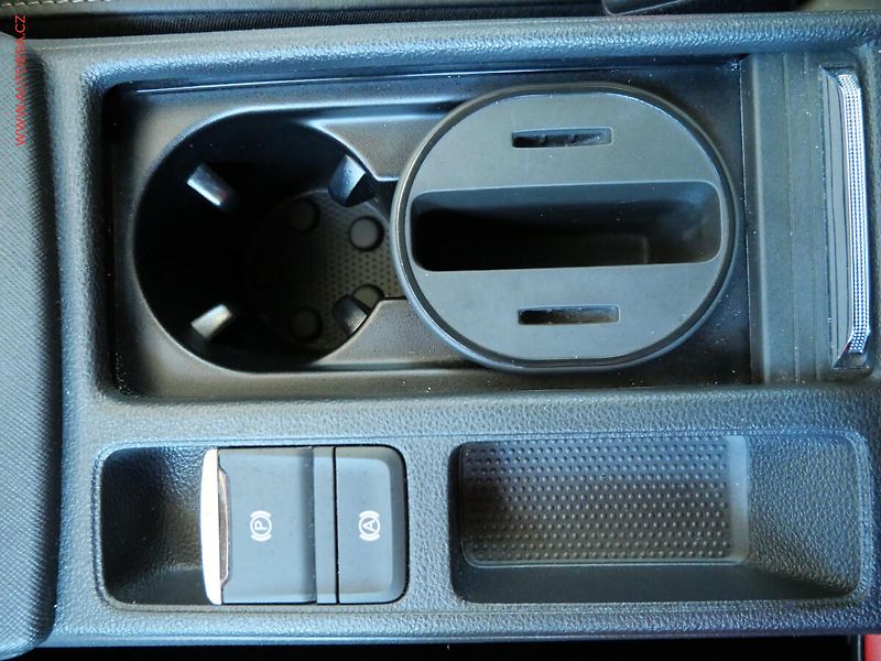 Škoda Octavia (2023) 2.0 TDi 4x4, ČR, Scout, DSG - fotka 25 z 28