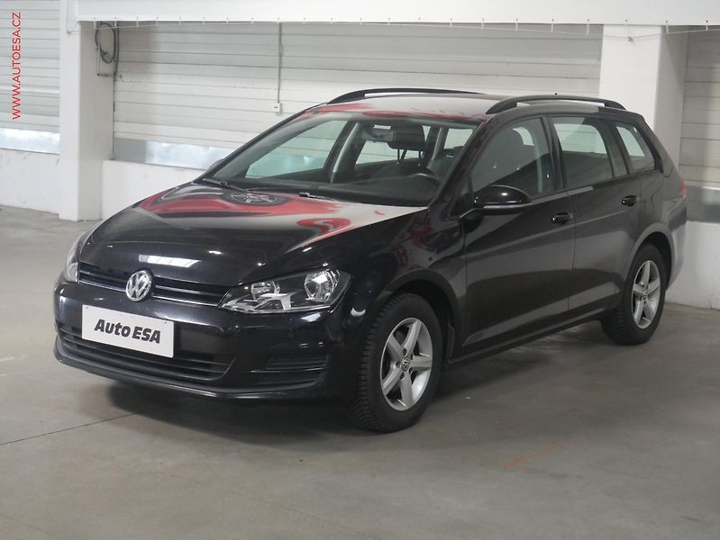 Volkswagen Golf (2015) 1.6TDi, AC, výhřev sed - fotka 3 z 19