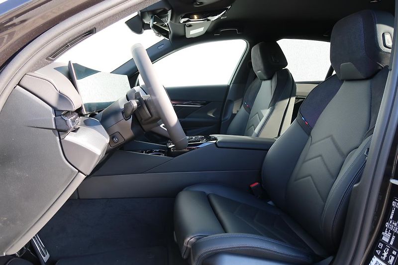 BMW Řada 5 540d xDrive Sedan - fotka 2 z 6