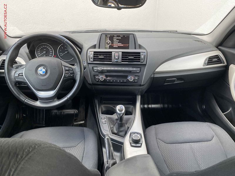 BMW Řada 1 (2013) 1.6i 116i, AC, bixen, park - fotka 8 z 18