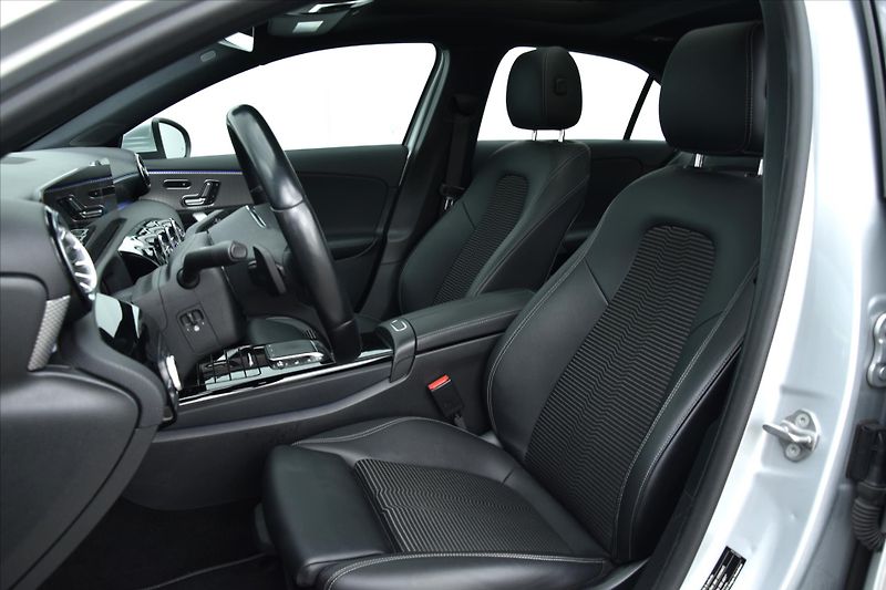 Mercedes-Benz Třídy A 250i 165kW NAVI PANORAMA ČR - fotka 10 z 28