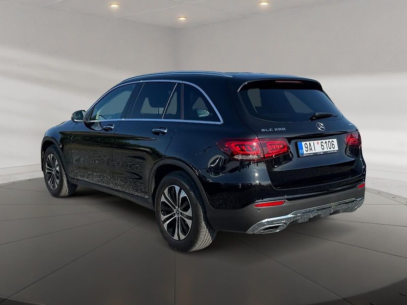 Mercedes-Benz GLC (2022) 200 145kW 4MATIC CZ DPH - fotka 4 z 11