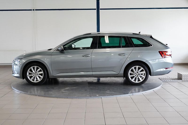 Škoda Superb - fotka 3 z 28