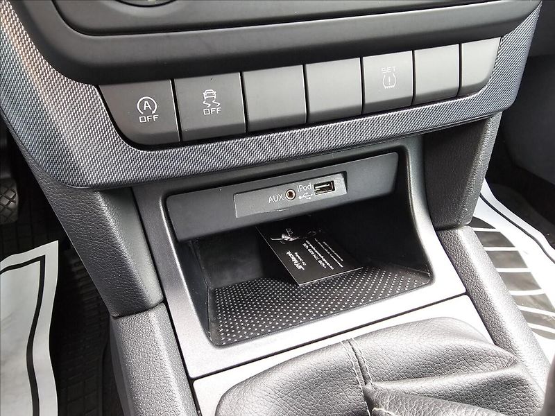 Škoda Yeti 1,4 TSi 90KW Adventure NAVI TZ - fotka 21 z 44