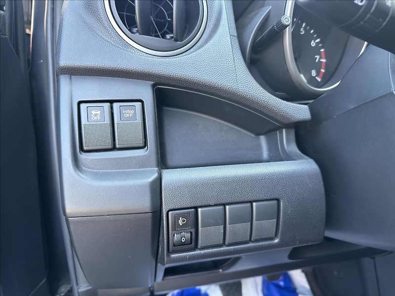 Mazda 5 2,0 7.míst tažné - fotka 25 z 35
