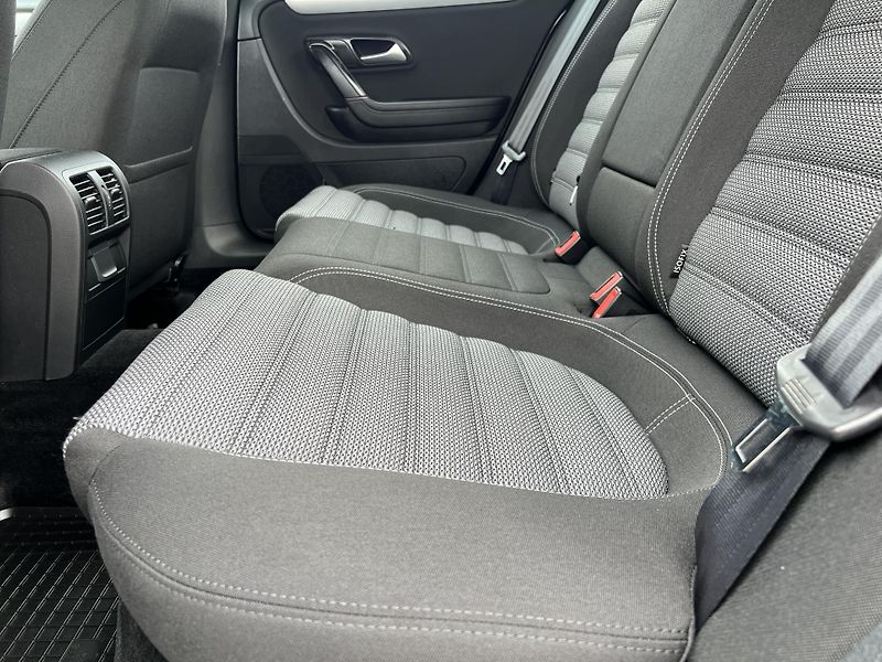 Volkswagen CC 2.0TDI 4x4 DSG PŮVOD ČR odpDPH - fotka 26 z 43