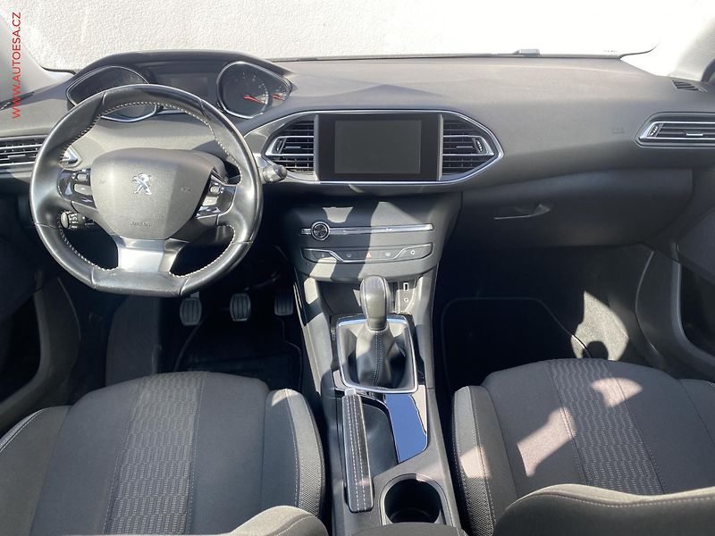 Peugeot 308 (2016) 1.2PT, Style, navi - fotka 8 z 19