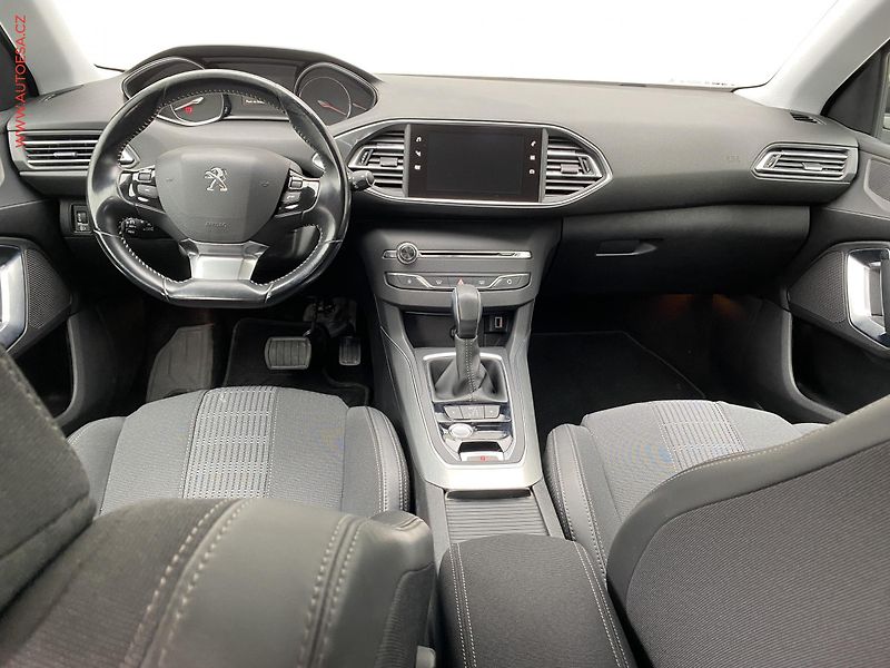 Peugeot 308 (2017) 1.2 PT, Allure, AT - fotka 8 z 16